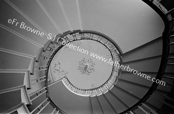 KILSHANNIG HOUSE SPIRAL STAIRCASE LOOKING UP FROM FLOOR